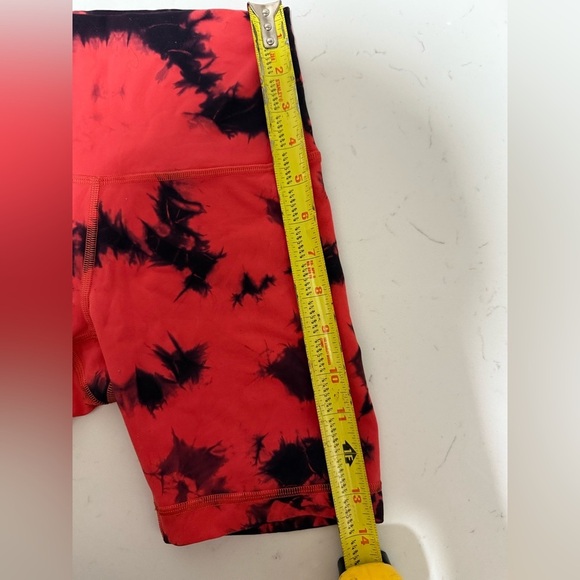Lululemon Align Tie-Dye Bike Shorts – Red & Black, Size 2 - Picture 10 of 10